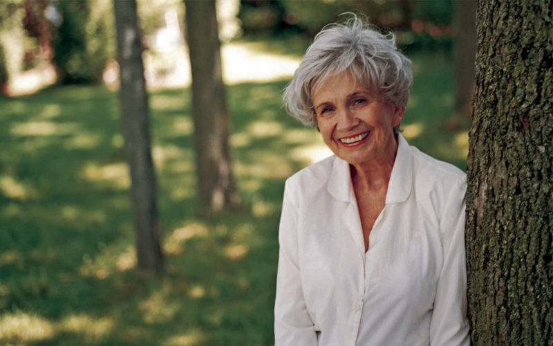 گفتووگۆیەکی تەلەفزیۆنی لەگەڵ ئەلیس مۆنرۆ